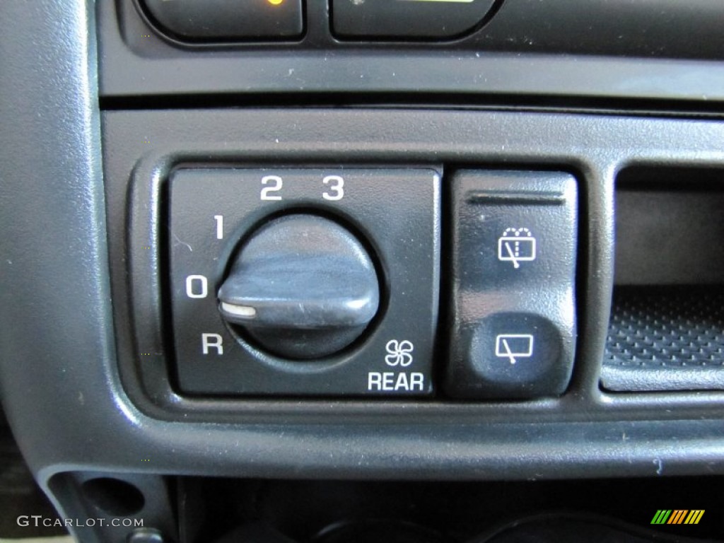 2004 Chevrolet Venture LS Controls Photo #75777206
