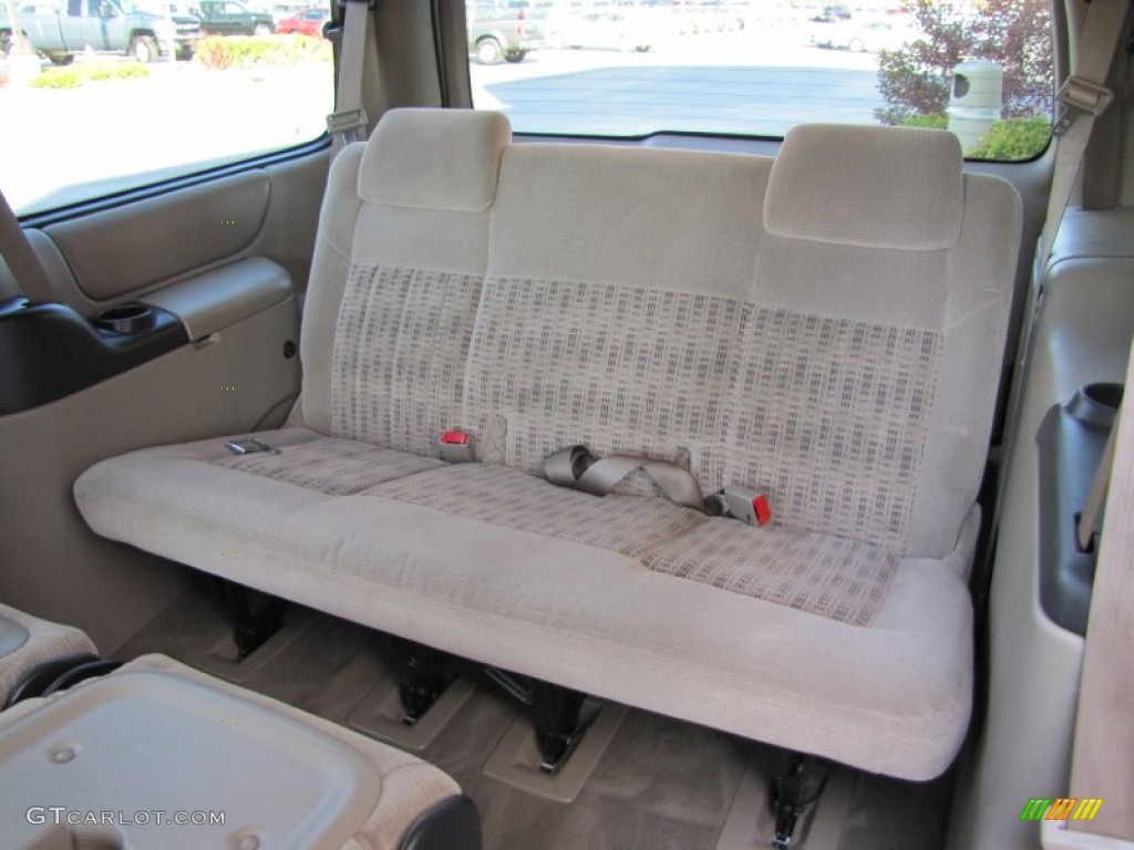 Neutral Interior 2004 Chevrolet Venture LS Photo #75777302