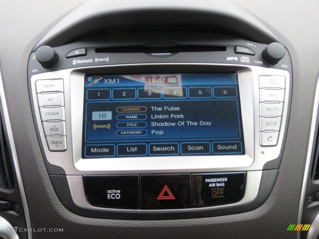 2013 Hyundai Tucson Limited AWD Controls Photo #75779348