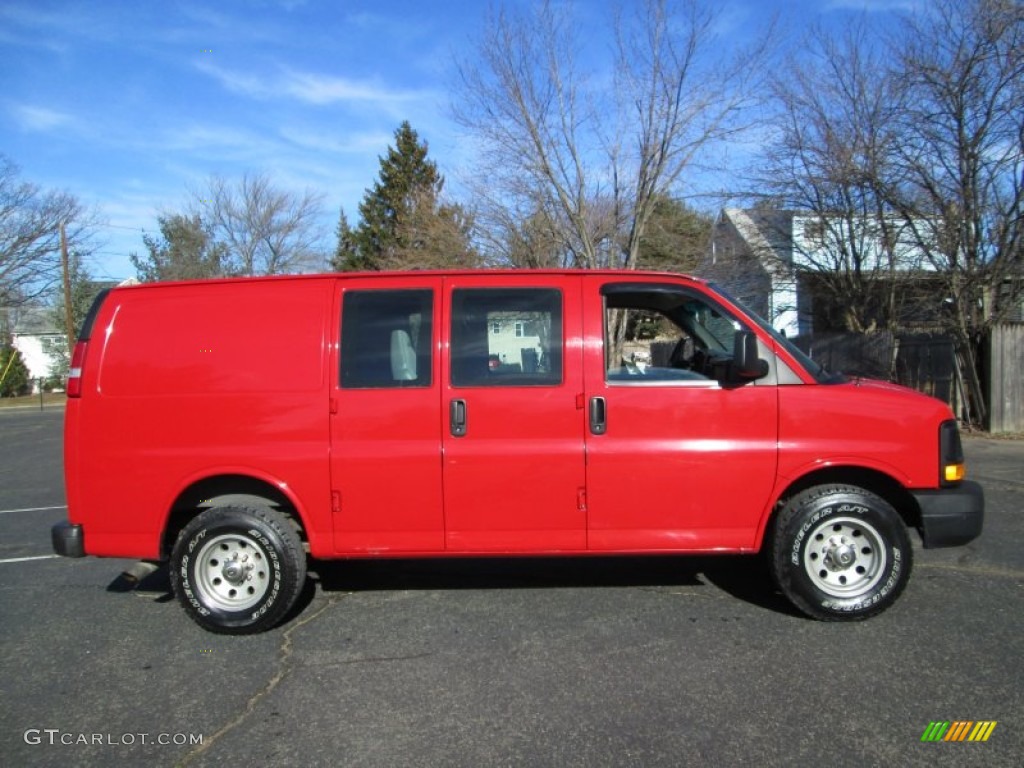 2003 Express 2500 Cargo Van - Victory Red / Medium Dark Pewter photo #10