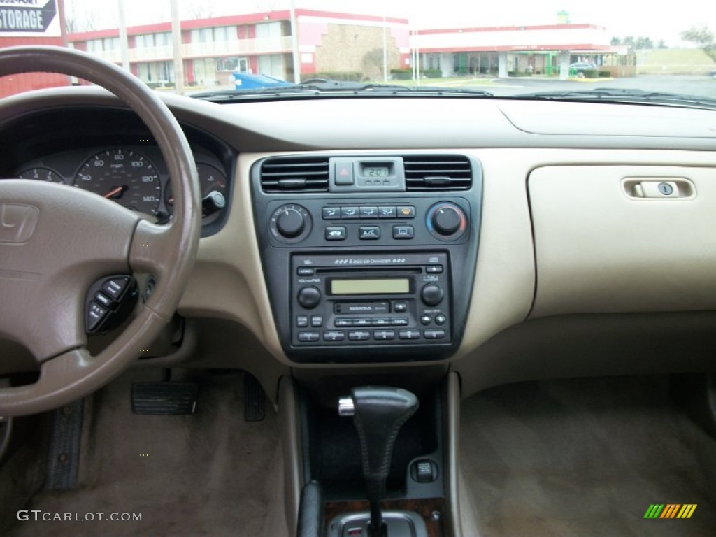 2002 Honda Accord EX-L Sedan Ivory Dashboard Photo #75788804