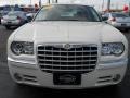 Bright White - 300 C HEMI Photo No. 33