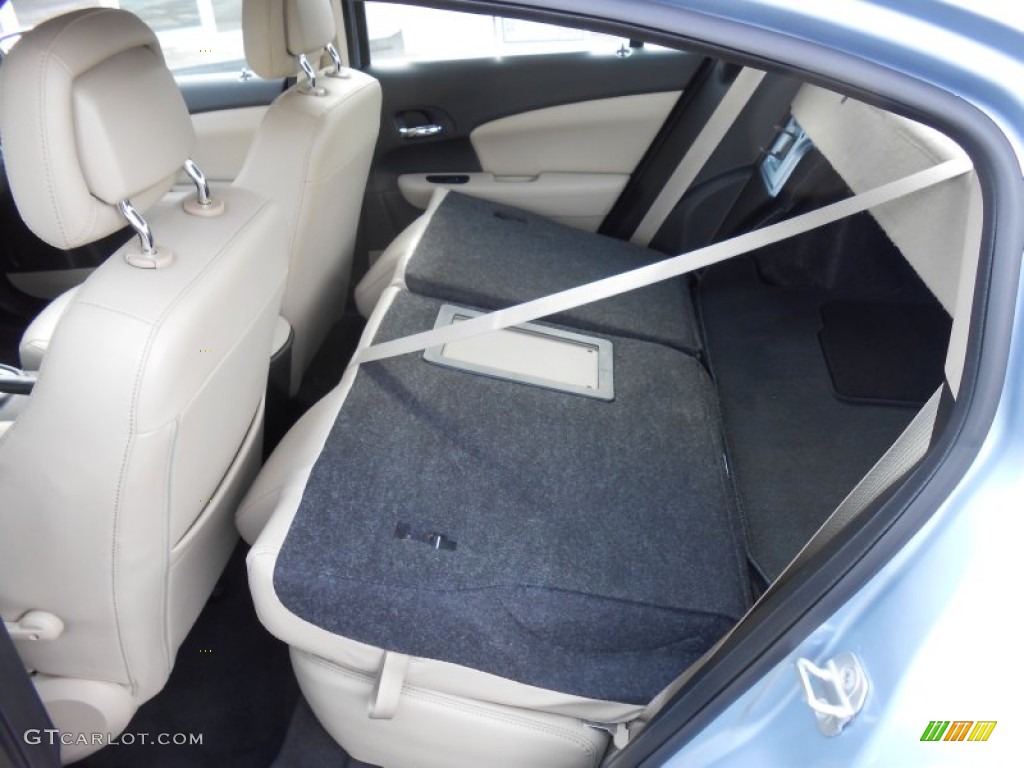 Black/Light Frost Interior 2012 Chrysler 200 Limited Sedan Photo #75789919