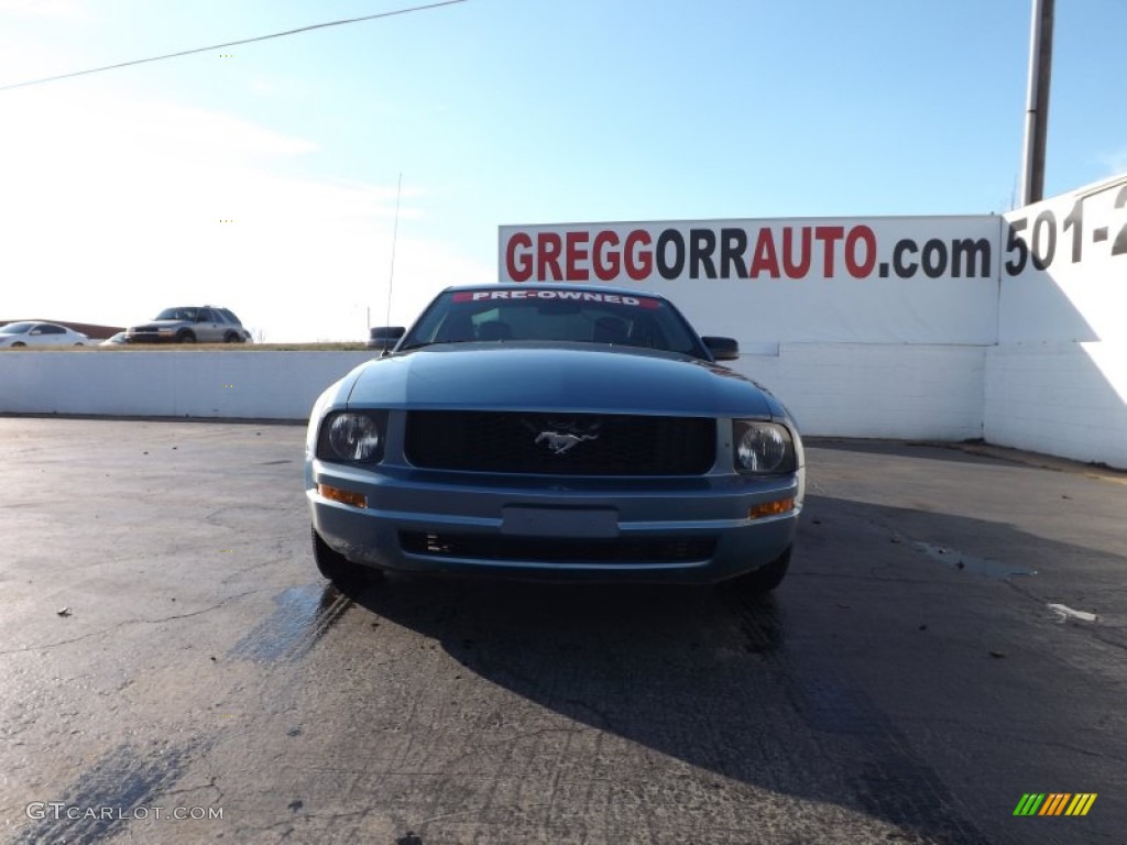 2005 Mustang V6 Premium Coupe - Windveil Blue Metallic / Light Graphite photo #2