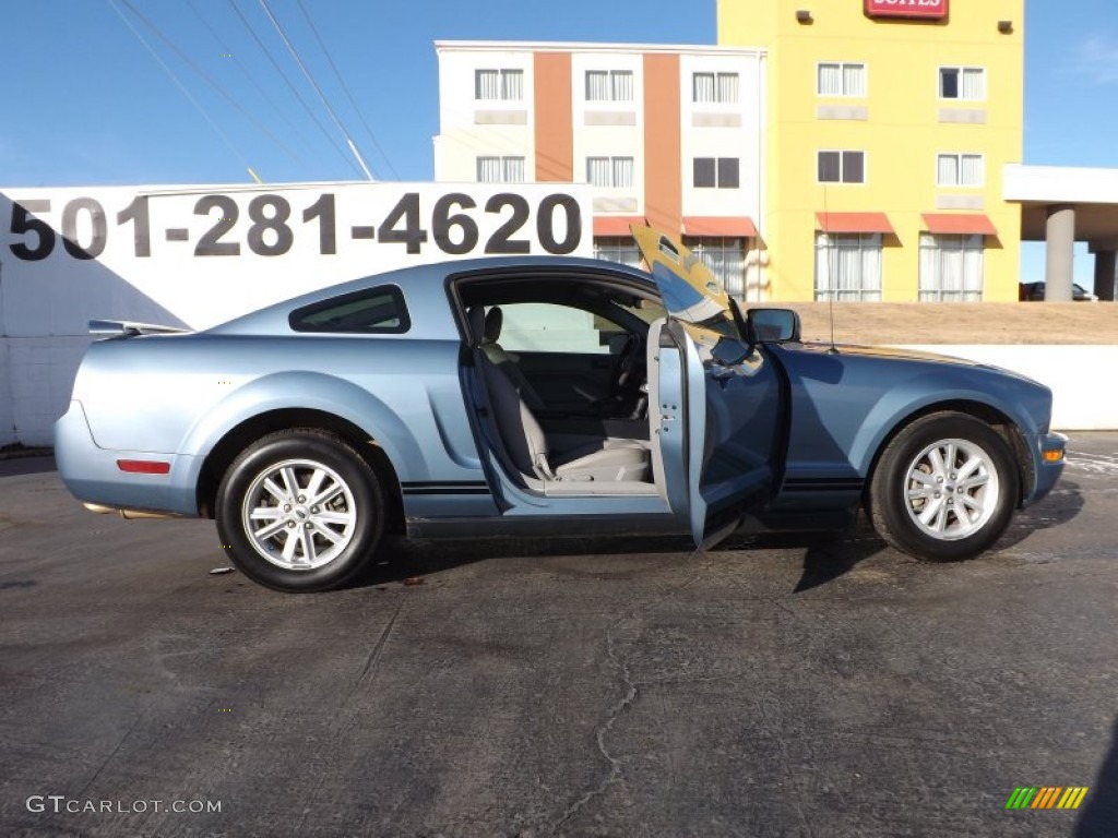 2005 Mustang V6 Premium Coupe - Windveil Blue Metallic / Light Graphite photo #12