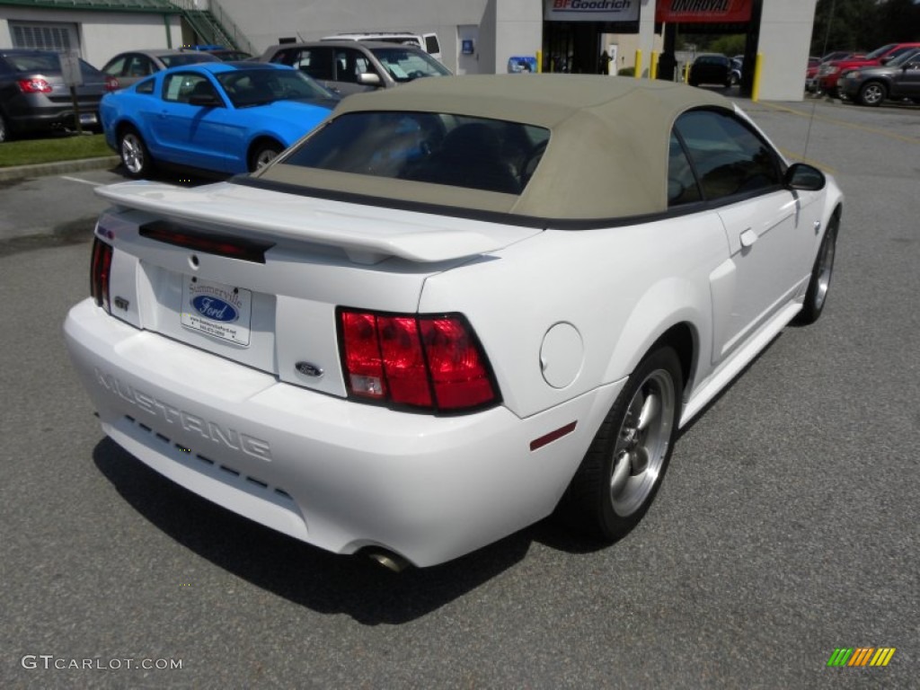 2004 Mustang GT Convertible - Oxford White / Medium Parchment photo #12
