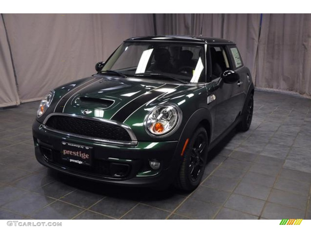 2013 Cooper S Hardtop - British Racing Green II Metallic / Carbon Black photo #1