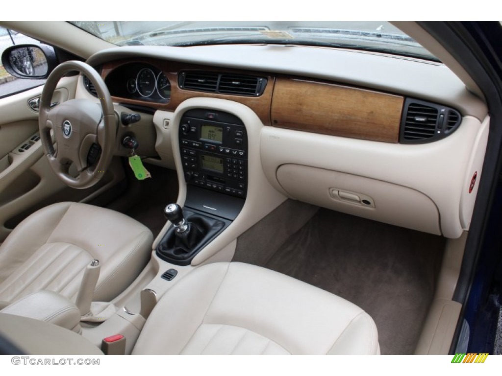 2002 Jaguar X-Type 2.5 Sand Dashboard Photo #75792712