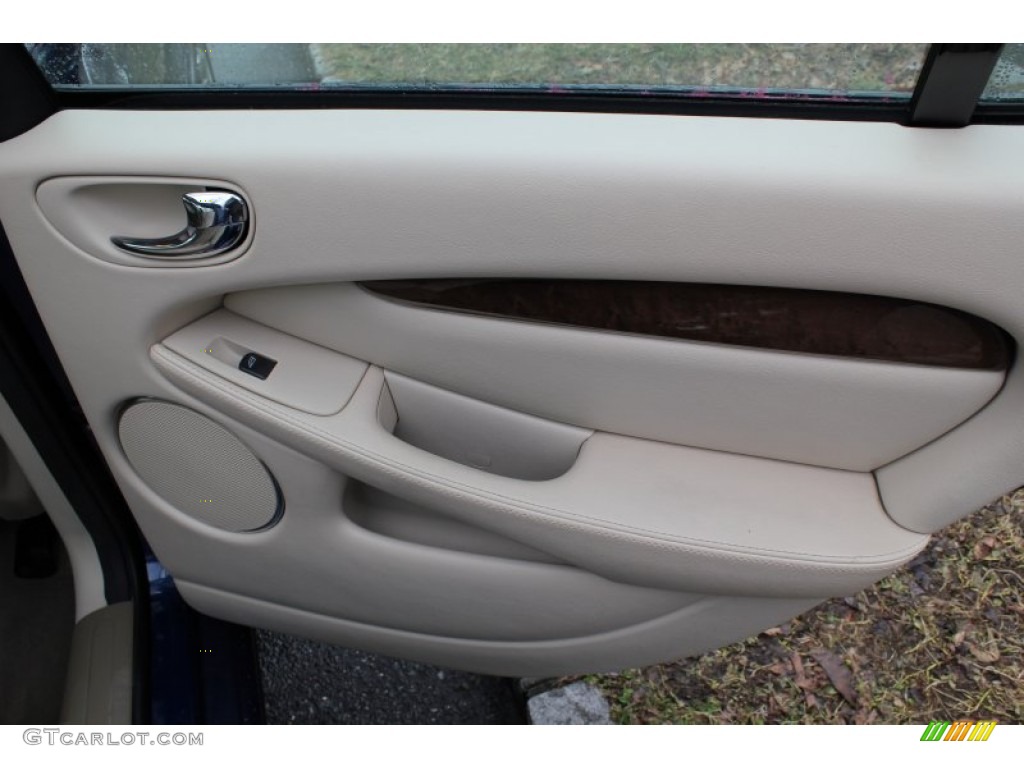 2002 Jaguar X-Type 2.5 Sand Door Panel Photo #75792730