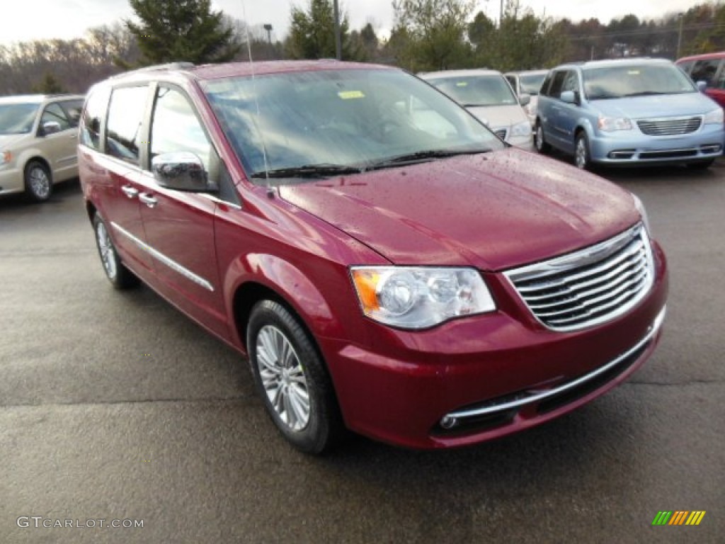 2013 Town & Country Touring - L - Deep Cherry Red Crystal Pearl / Dark Frost Beige/Medium Frost Beige photo #4