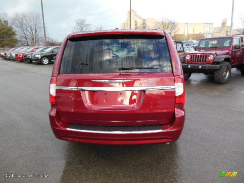 2013 Town & Country Touring - L - Deep Cherry Red Crystal Pearl / Dark Frost Beige/Medium Frost Beige photo #7