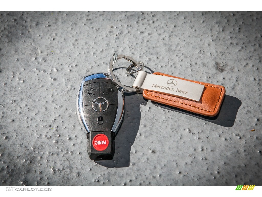 2009 Mercedes-Benz CLK 350 Coupe Keys Photos