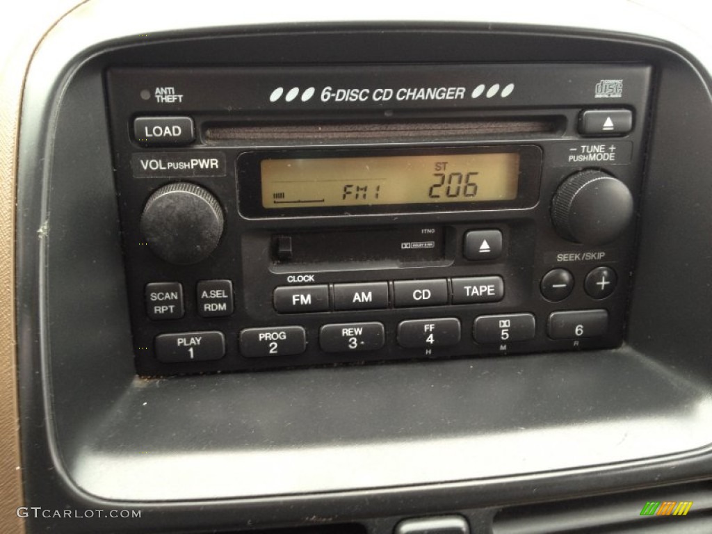 2003 Honda CR-V EX 4WD Audio System Photo #75796486