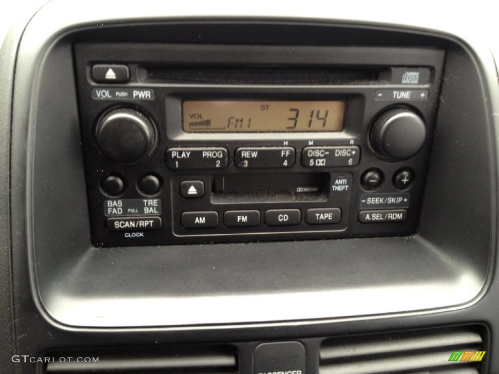 2005 Honda CR-V LX 4WD Audio System Photo #75796591