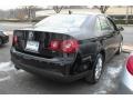 Black - Jetta SE Sedan Photo No. 6