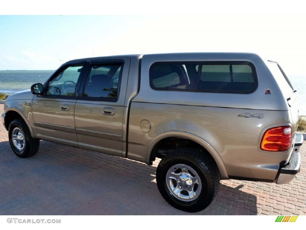 2001 F150 Lariat SuperCrew 4x4 - Arizona Beige Metallic / Medium Parchment photo #3