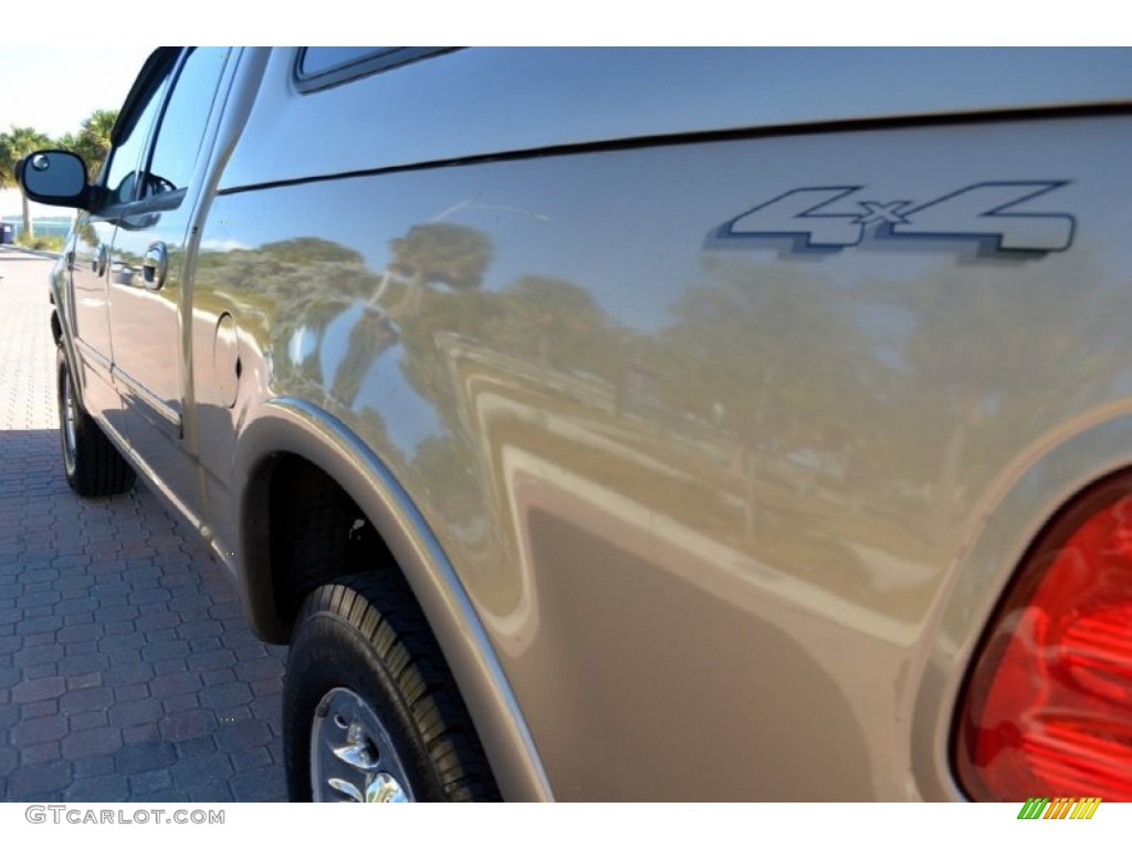 2001 F150 Lariat SuperCrew 4x4 - Arizona Beige Metallic / Medium Parchment photo #20