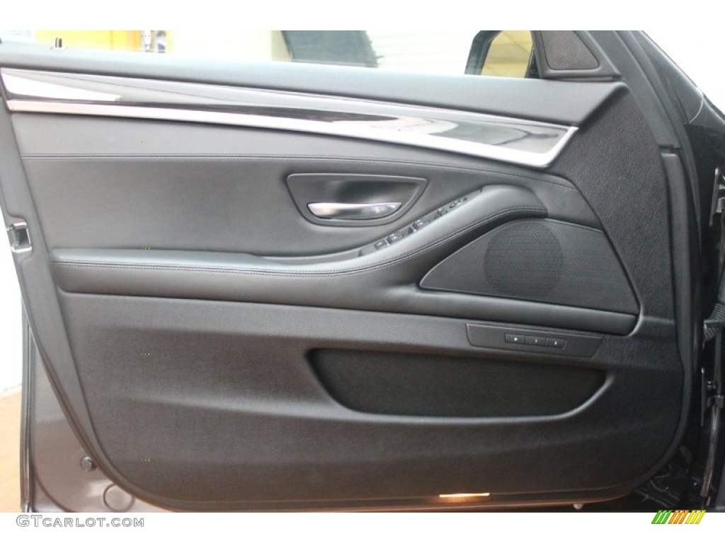 2011 5 Series 550i Sedan - Dark Graphite Metallic / Black photo #29