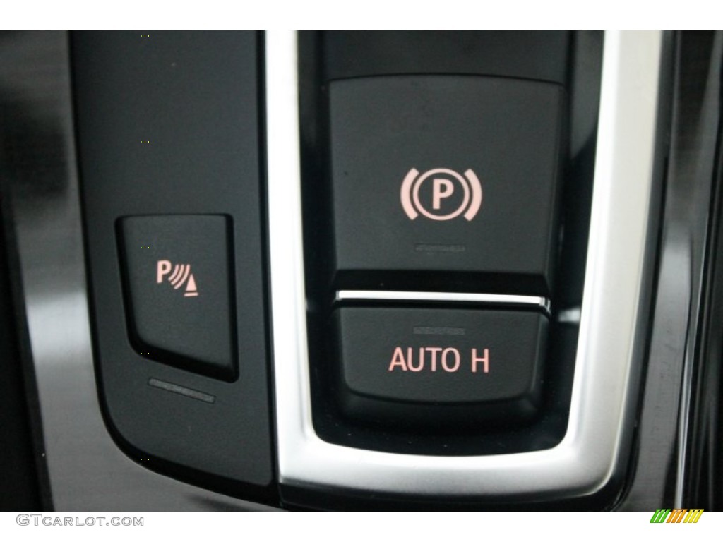 2011 BMW 5 Series 550i Sedan Controls Photo #75803661