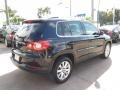 Deep Black Metallic - Tiguan SE Photo No. 5