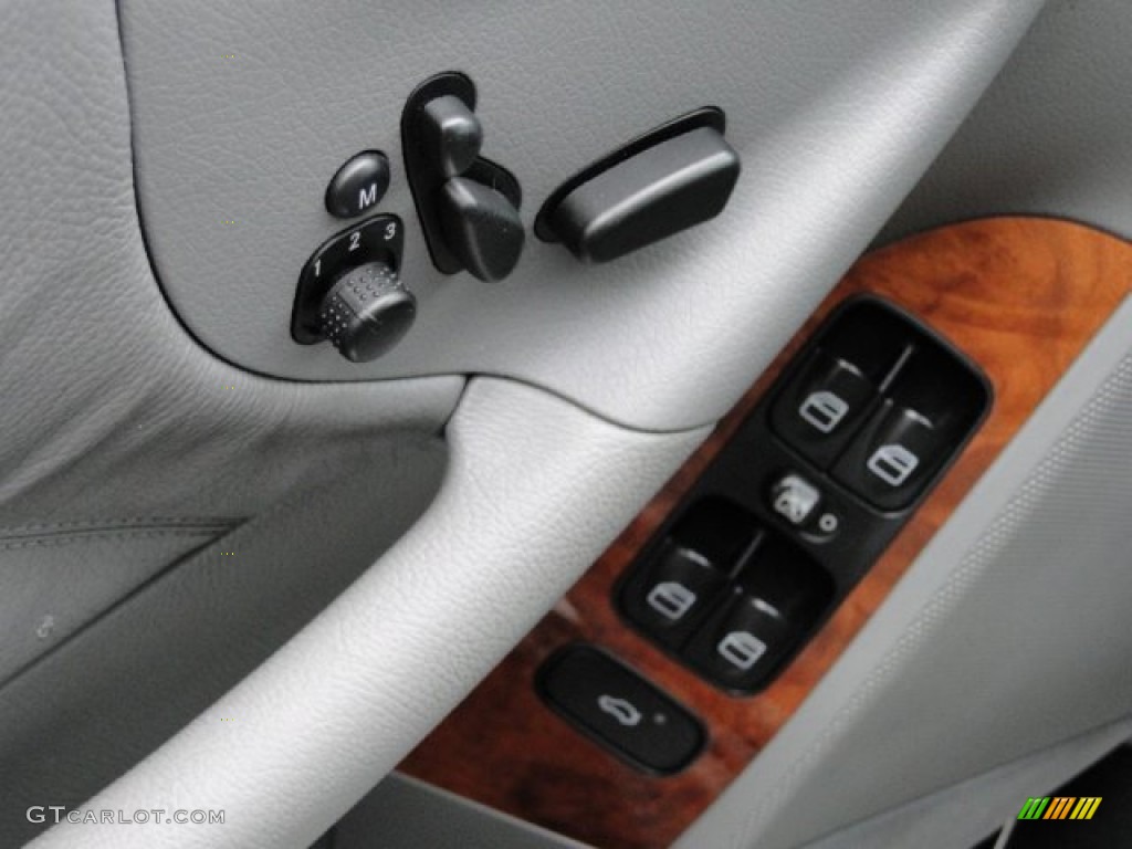 2006 Mercedes-Benz CLK 500 Coupe Controls Photos
