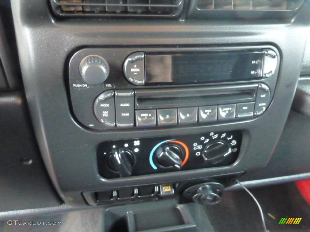 2005 Jeep Wrangler Rubicon 4x4 Controls Photo #75808966