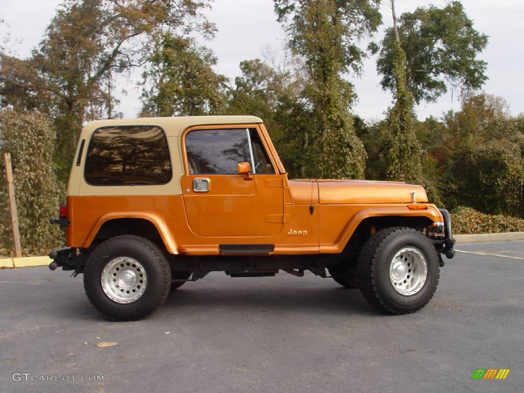 1988 Wrangler Laredo 4x4 - Copper Orange / Beige photo #2