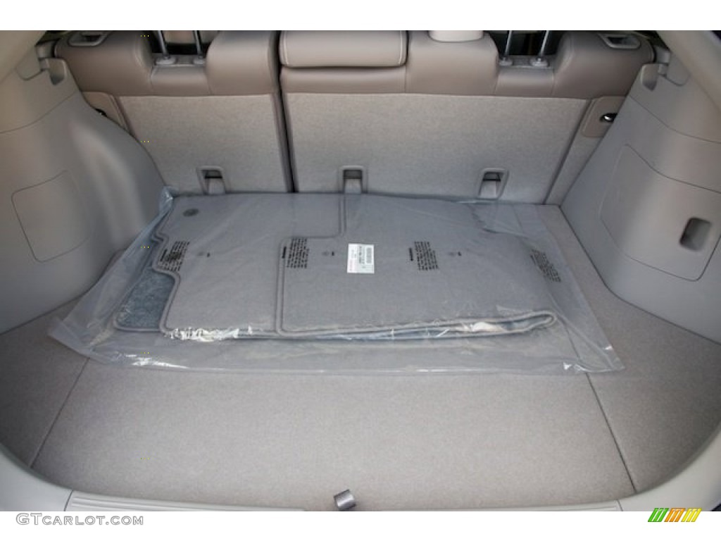 2013 Honda Insight EX Hybrid Trunk Photo #75815089