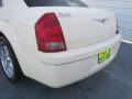 Cool Vanilla - 300 Touring Photo No. 23