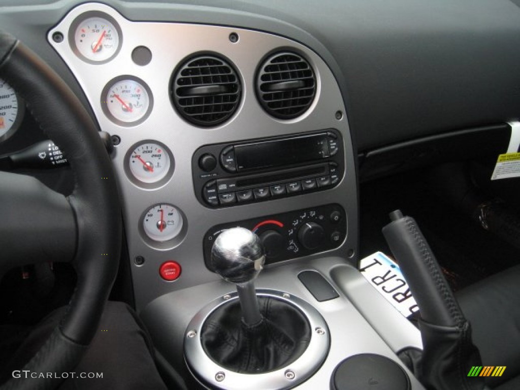 2009 Dodge Viper SRT-10 ACR Coupe Controls Photos