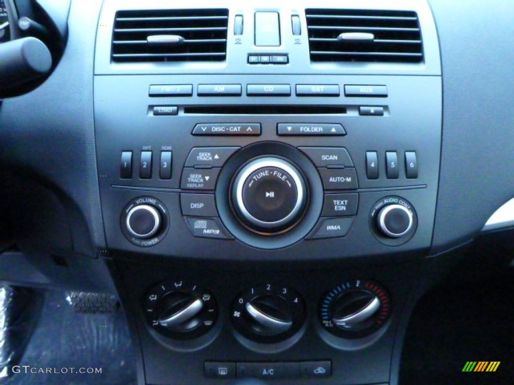 2013 Mazda MAZDA3 i SV 4 Door Controls Photo #75819351