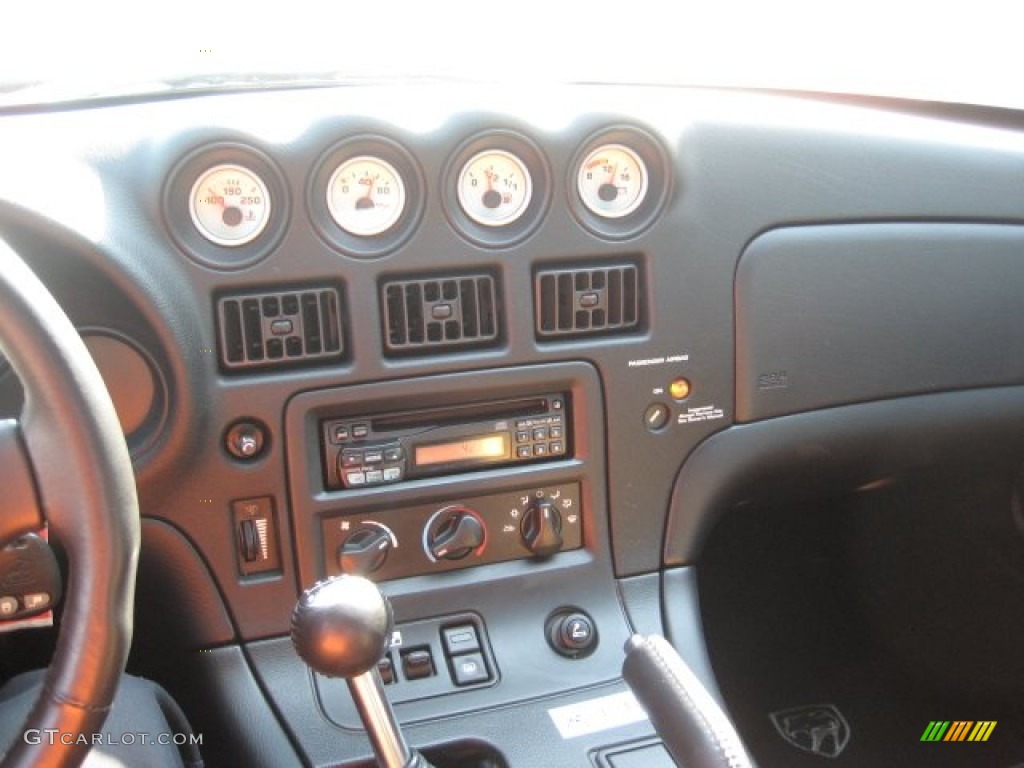 2002 Dodge Viper ACR Controls Photo #75819943