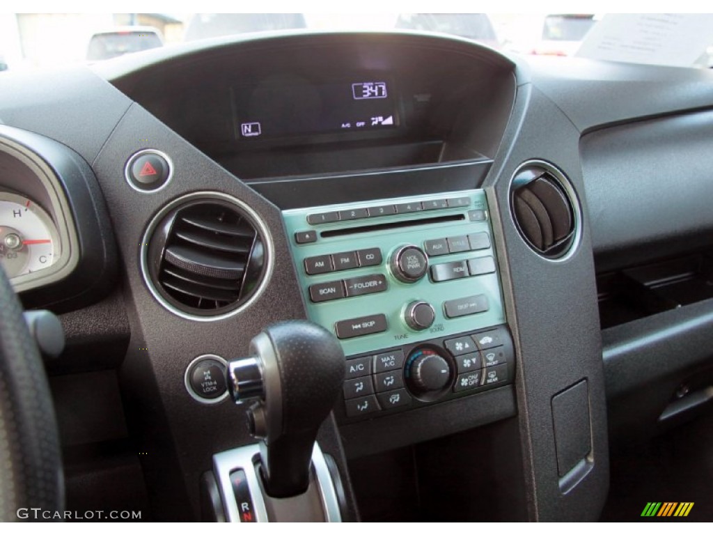 2011 Honda Pilot LX 4WD Controls Photo #75821695