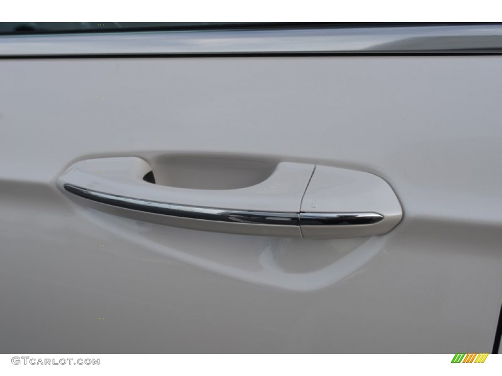 2013 Fusion Titanium AWD - White Platinum Metallic Tri-coat / Charcoal Black photo #25