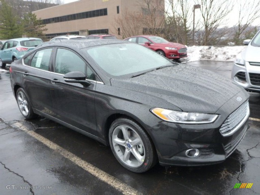 2013 Fusion SE 1.6 EcoBoost - Tuxedo Black Metallic / SE Appearance Package Charcoal Black/Red Stitching photo #1