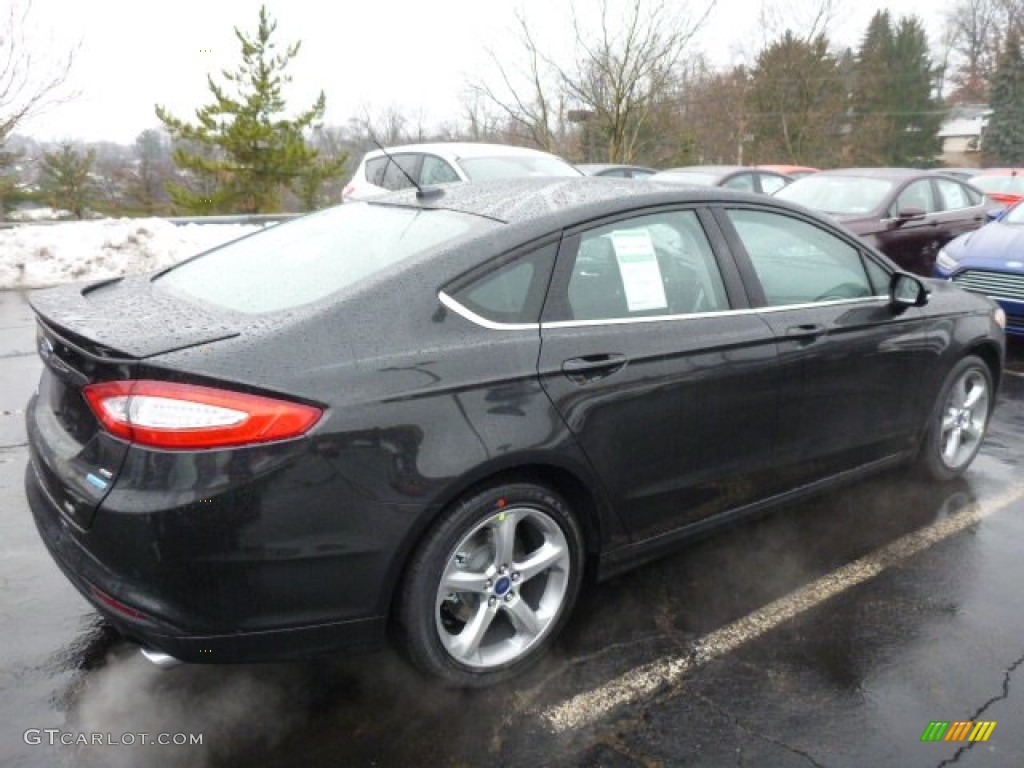 2013 Fusion SE 1.6 EcoBoost - Tuxedo Black Metallic / SE Appearance Package Charcoal Black/Red Stitching photo #2