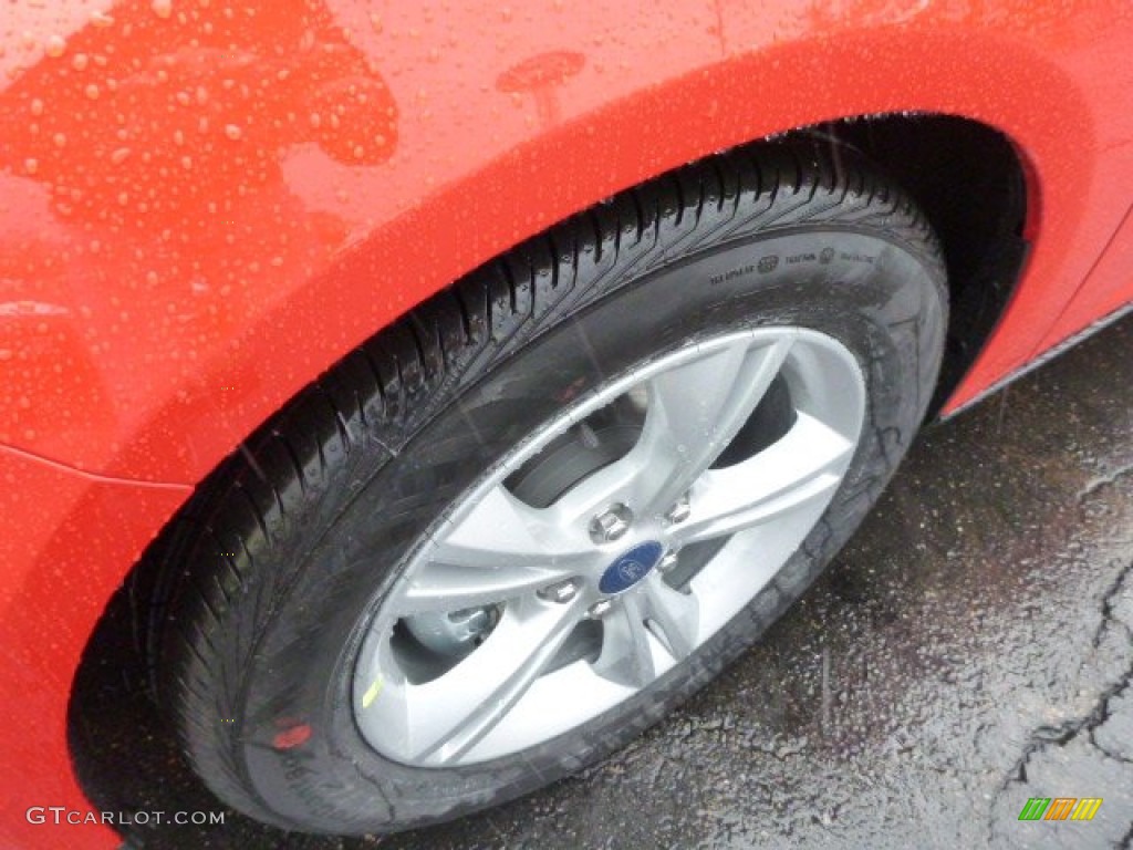 2013 Focus SE Hatchback - Race Red / Charcoal Black photo #7