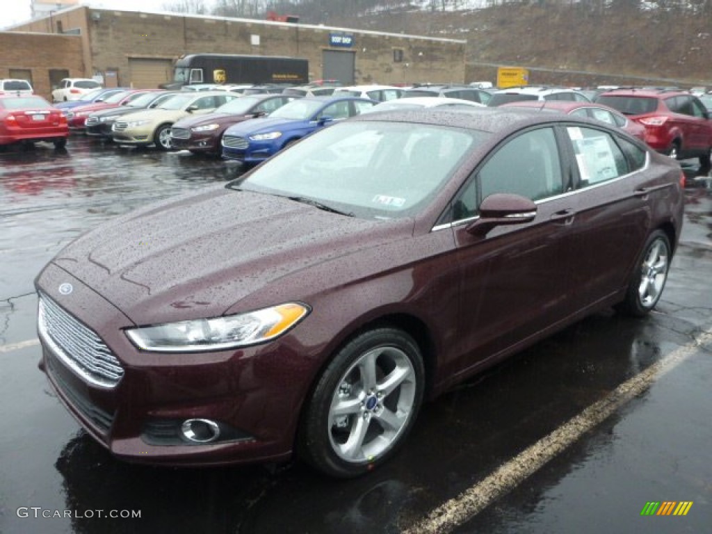 2013 Fusion SE 1.6 EcoBoost - Bordeaux Reserve Red Metallic / SE Appearance Package Charcoal Black/Red Stitching photo #5