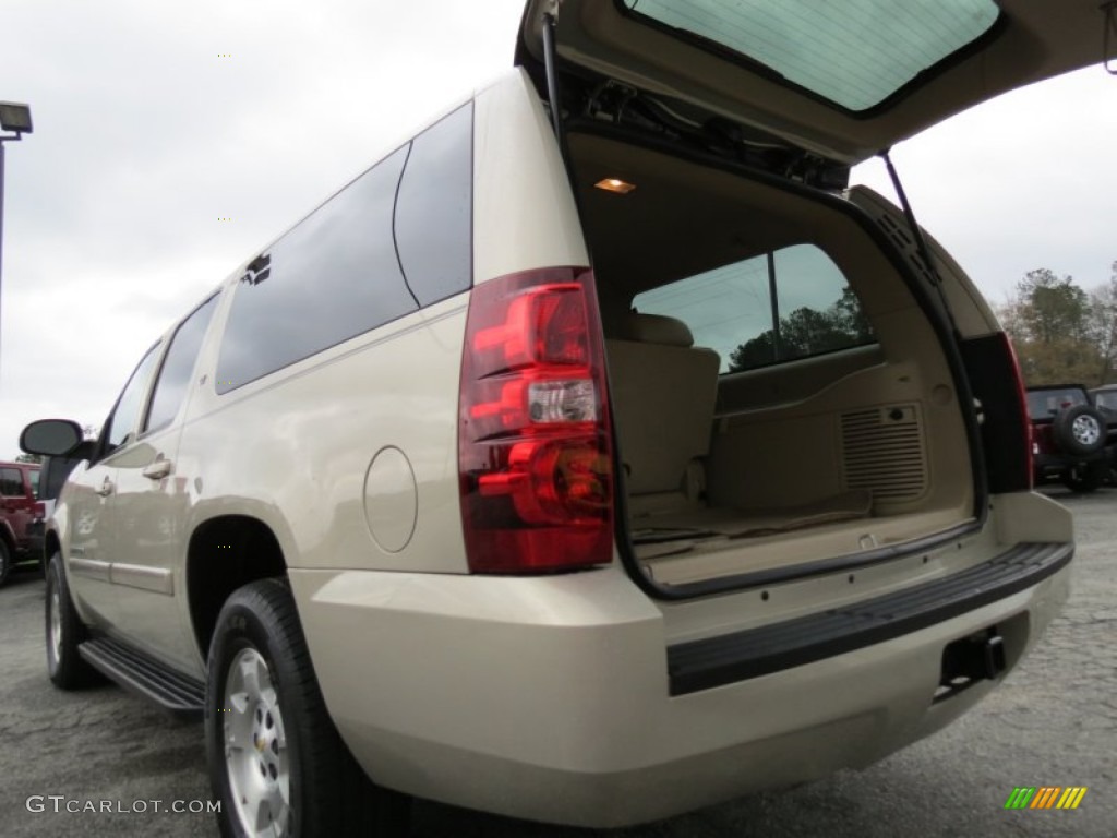 2007 Suburban 1500 LT - Gold Mist Metallic / Light Cashmere/Ebony photo #16