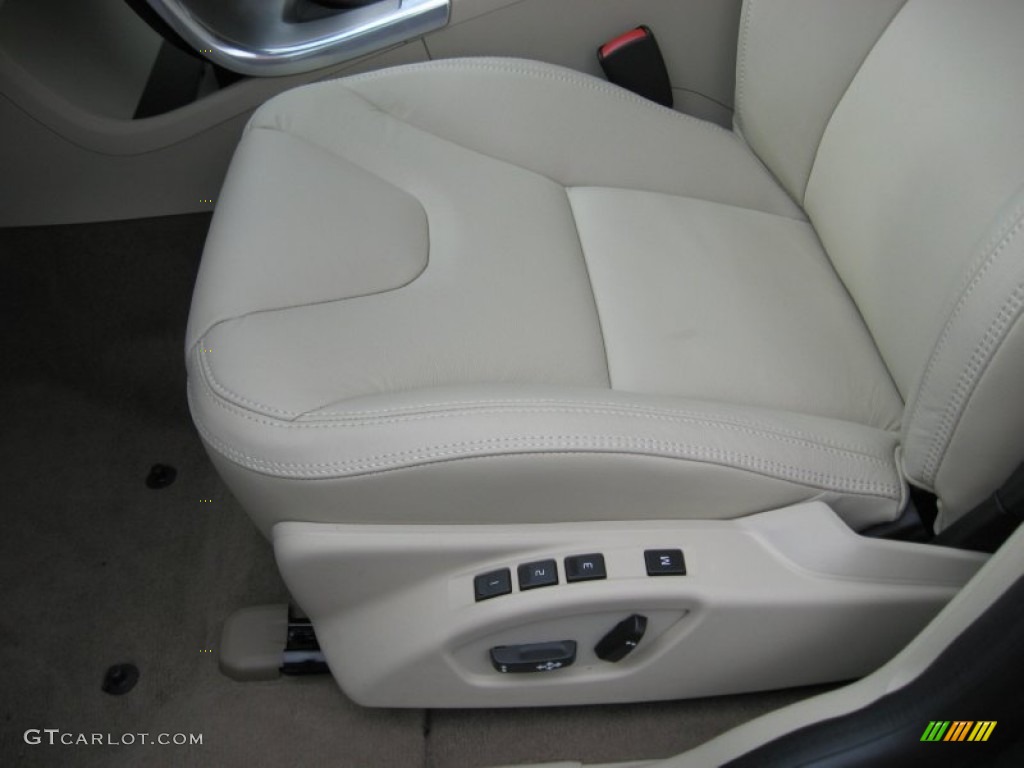 2013 Volvo XC60 3.2 AWD Front Seat Photo #75826846