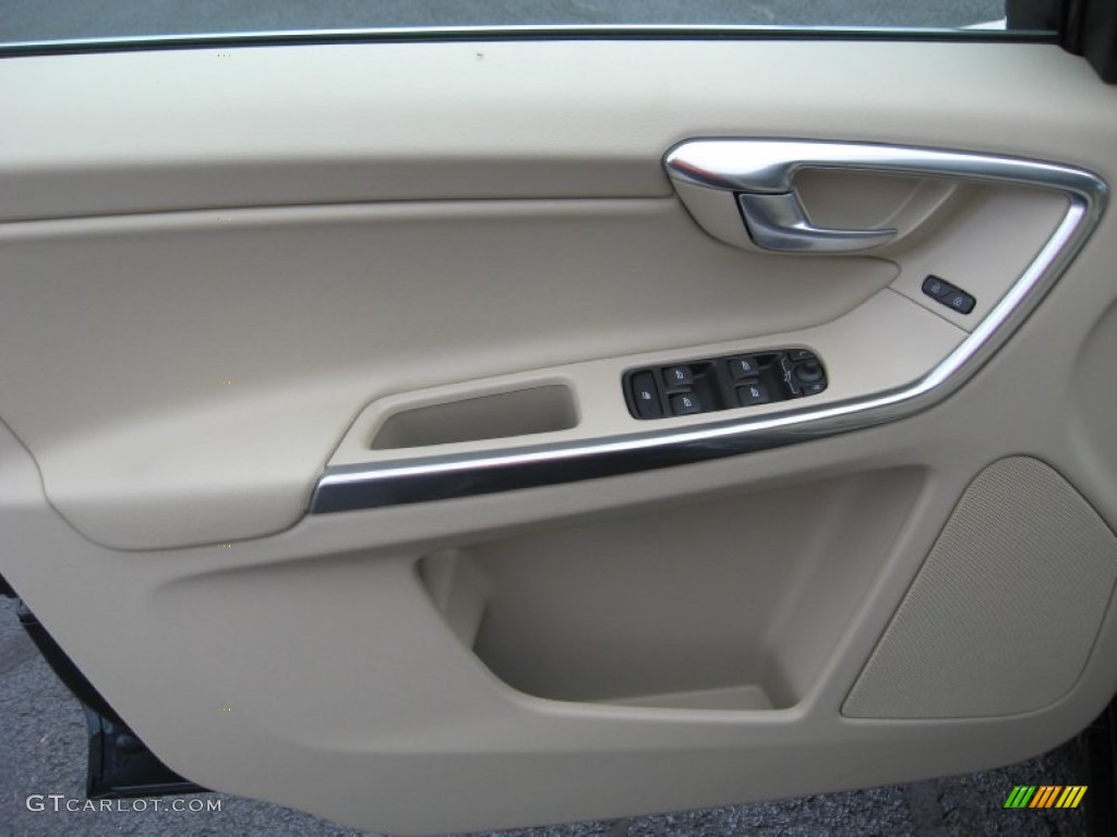 2013 Volvo XC60 3.2 AWD Sandstone Door Panel Photo #75826852