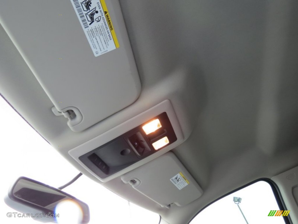 2012 Ram 1500 Laramie Crew Cab 4x4 - Bright White / Dark Slate Gray photo #12