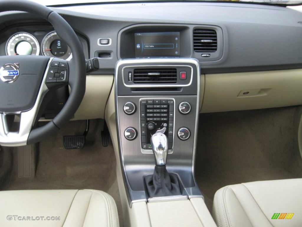 2013 Volvo S60 T5 AWD Soft Beige Dashboard Photo #75828920
