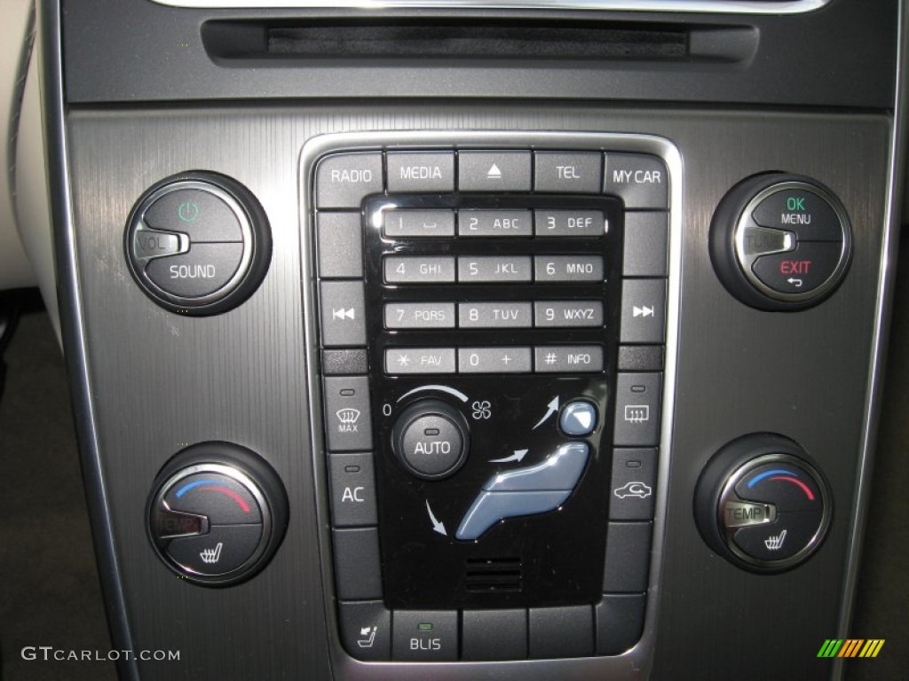 2013 Volvo S60 T5 AWD Controls Photo #75828967