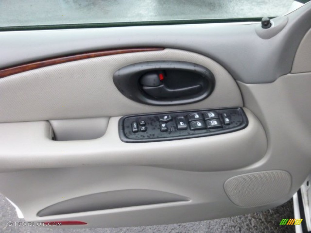 2002 Bravada AWD - Arctic White / Pewter photo #18