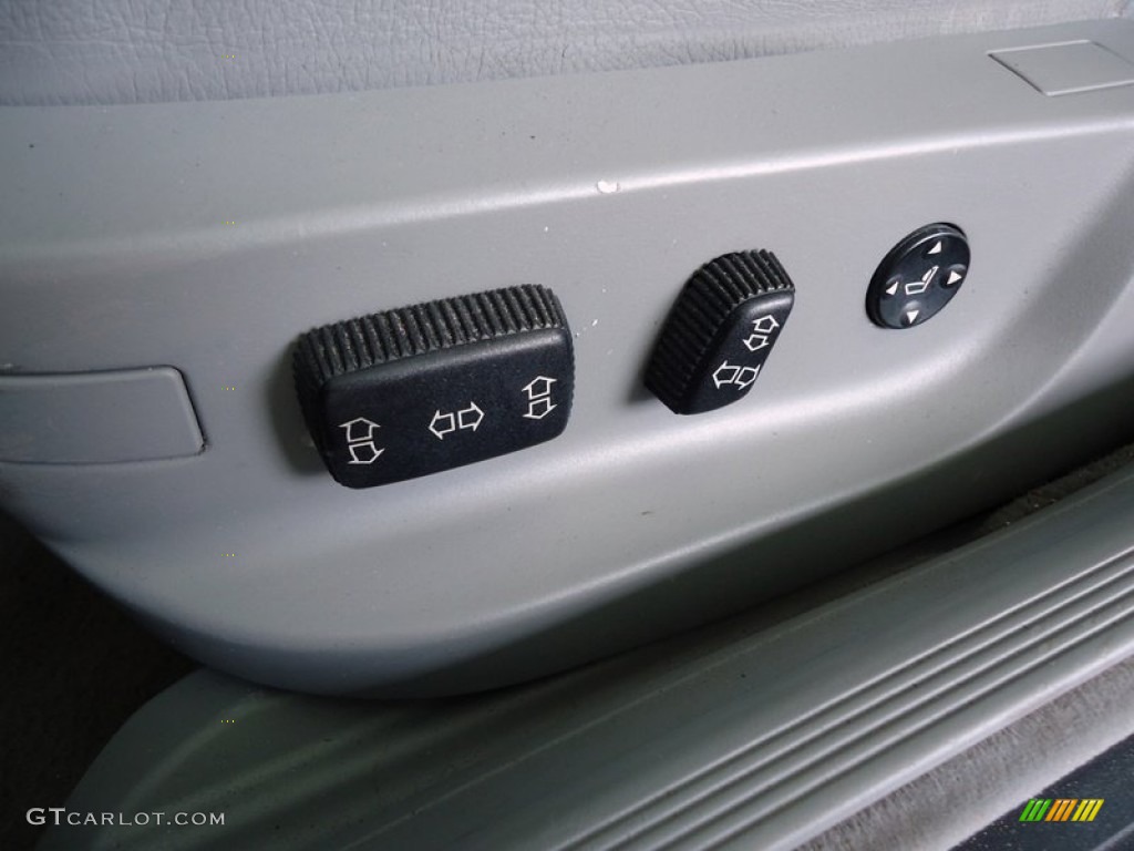 2000 BMW 7 Series 740i Sedan Controls Photos