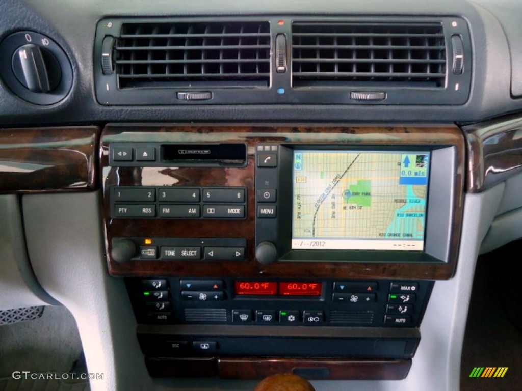 2000 BMW 7 Series 740i Sedan Navigation Photos