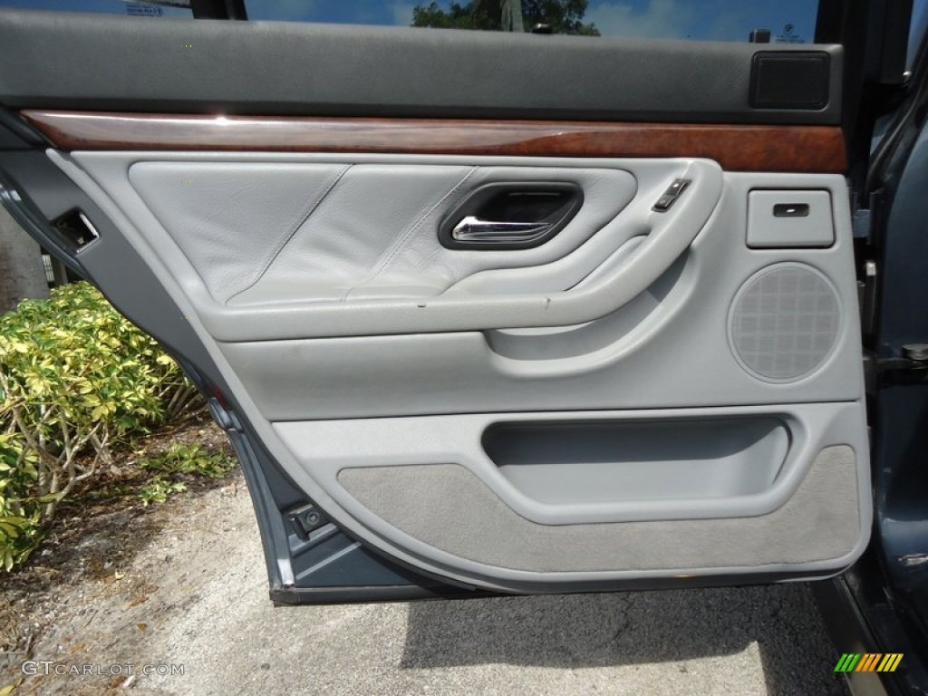2000 BMW 7 Series 740i Sedan Grey Door Panel Photo #75831162