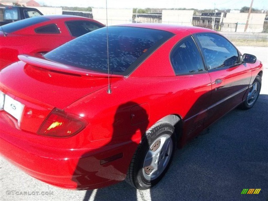 2004 Sunfire Coupe - Victory Red / Graphite photo #2
