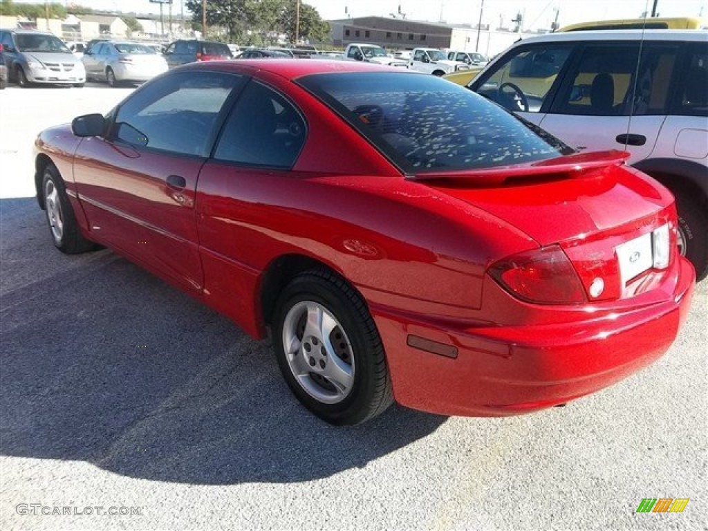 2004 Sunfire Coupe - Victory Red / Graphite photo #5